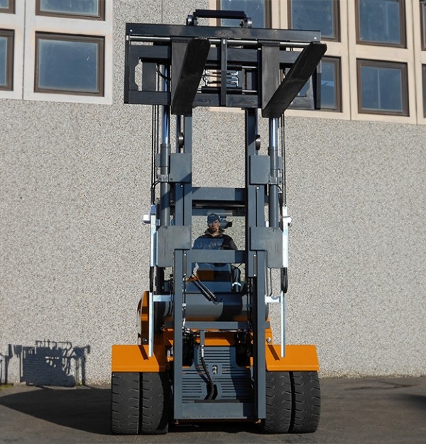 Electrostivuitor Montini MR 6 > MR 12 cu 4 Roți si capacitatea de încărcare de la 6000 kg la 12000 kg – 96V