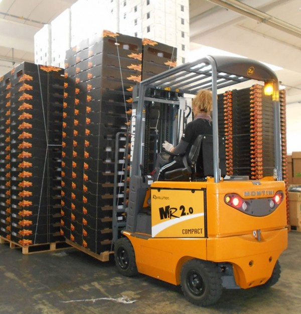 Electrostivuitor Montini MR SUPER LITHIUM 1.7 Compact - 2.5 Compact cu 4 Roți si capacitatea de încărcare de la 1750 kg la 2500 kg - 48V/80V