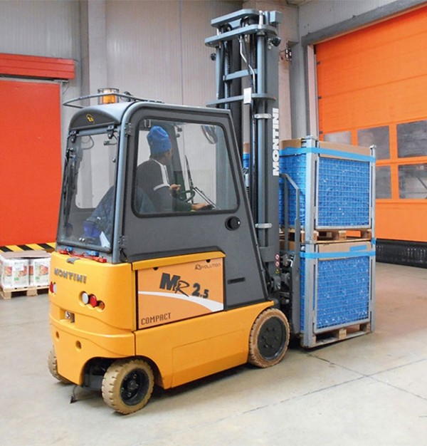 Electrostivuitor Montini MR SUPER LITHIUM 1.7 Compact - 2.5 Compact cu 4 Roți si capacitatea de încărcare de la 1750 kg la 2500 kg - 48V/80V