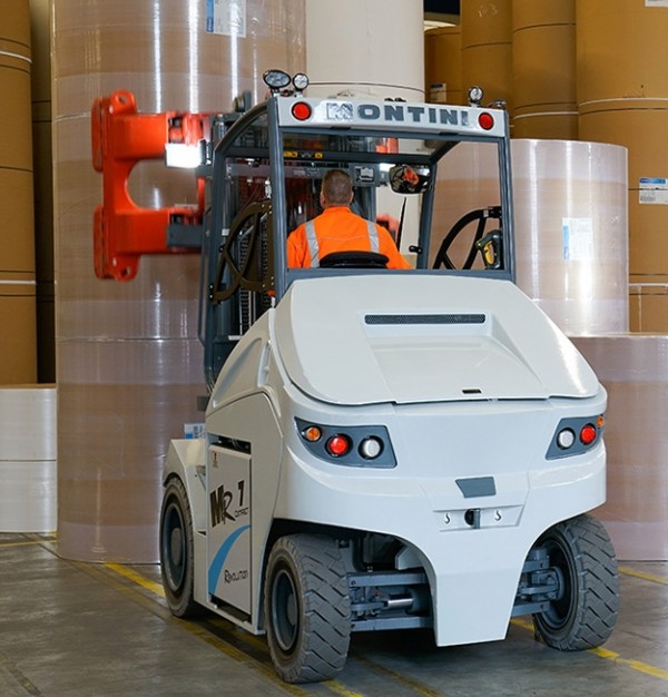 Electrostivuitor Montini MR 6 COMPACT > MR 7 COMPACT cu 4 Roți si capacitatea de încărcare de la 6000 kg la 7000 kg – 96V