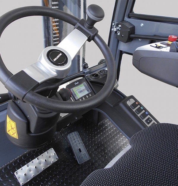 Electrostivuitor Montini MR 6 LOW > MR 7 LOW cu 4 Roți si capacitatea de încărcare de la 6000 kg la 7000 kg – 96V