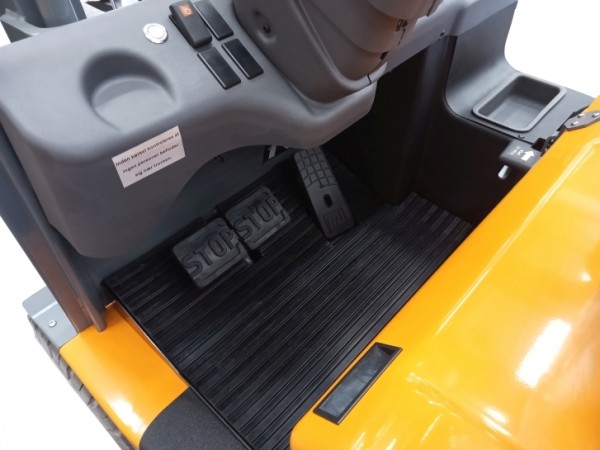 Electrostivuitor Montini MR SUPER LITHIUM cu 3 Roți - 48V, Capacitatea de încărcare de la 1000 kg la 2000 kg